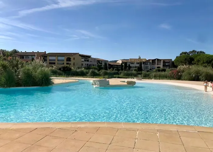 Duplex Vue Bord De Dernier Etage * Gassin